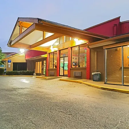 Howard Johnson By Wyndham Houston Hobby Airport-3